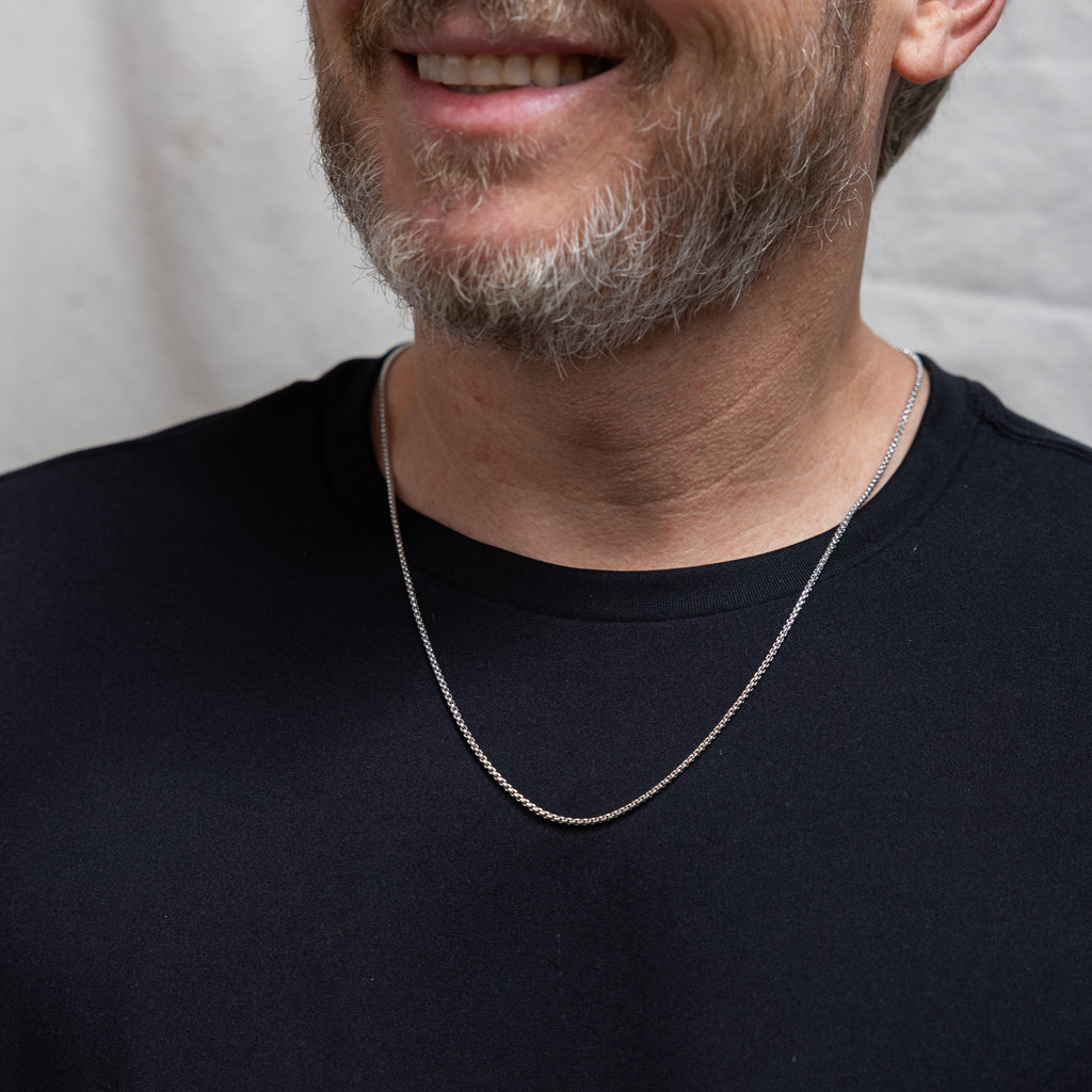 Silver men’s round box chain necklace – Carlo 23-inch chain - SILVER on body